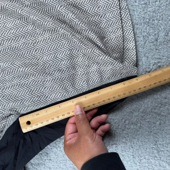 Lululemon T.H.E. Lined Short Mens Grey Stretch Aztec No Tag 28" - Picture 4 of 8